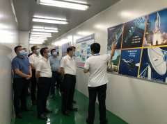 <b><font color='#0000FF'>东莞市委书记肖亚非一行参观考察银河国际galaxy网站（中国）官方网站半导体</font></b>